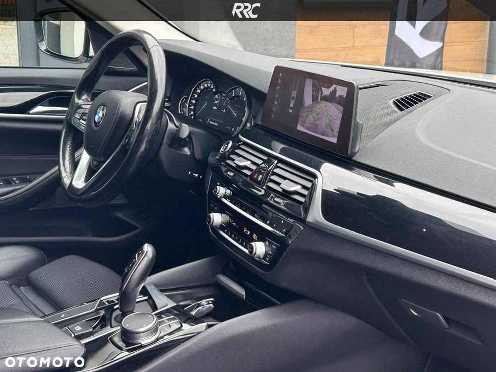 BMW Seria 5 530i Sport Line - 19