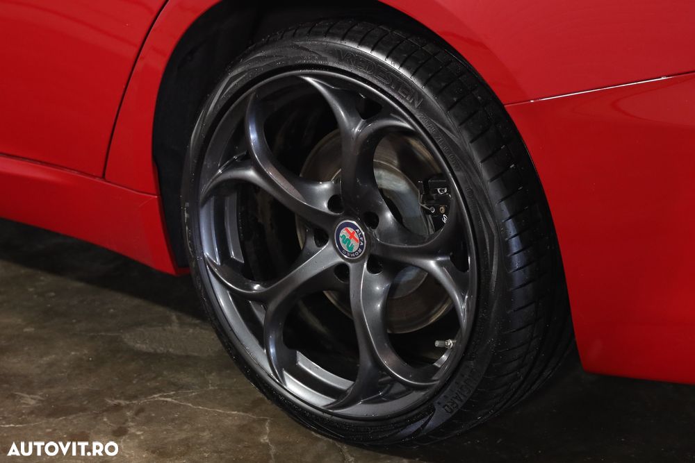 Alfa Romeo Giulia 2.2 AT8-Q4 Veloce - 33