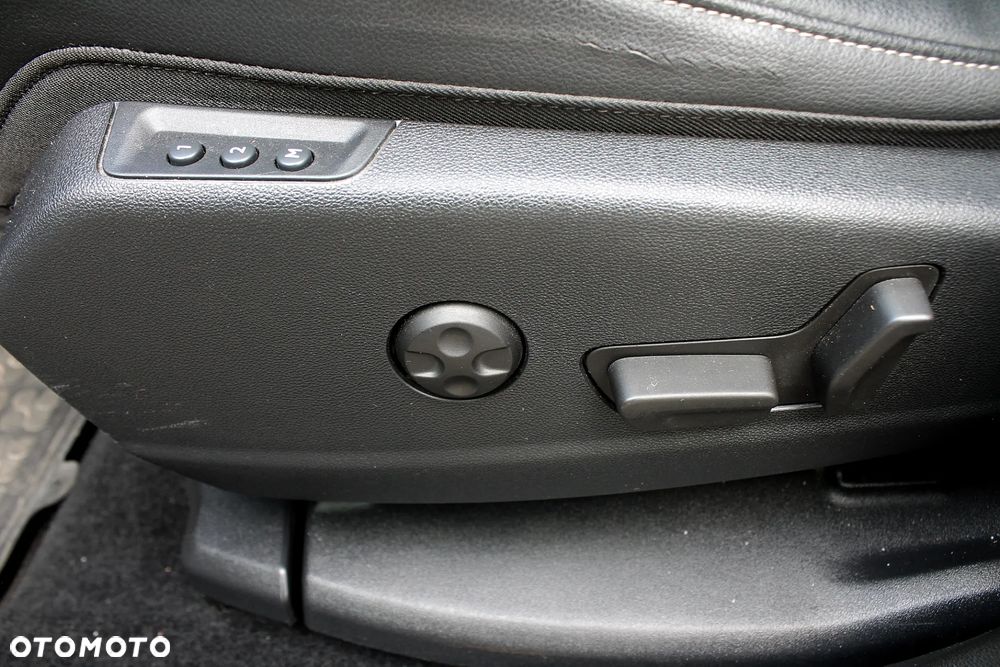 Opel Grandland X 2.0 D Start/Stop Automatik Business Innovation - 17