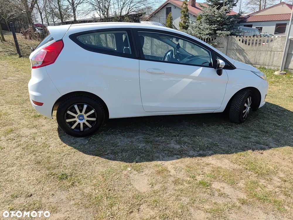 Ford Fiesta 1.25 Ambiente EU5 - 13