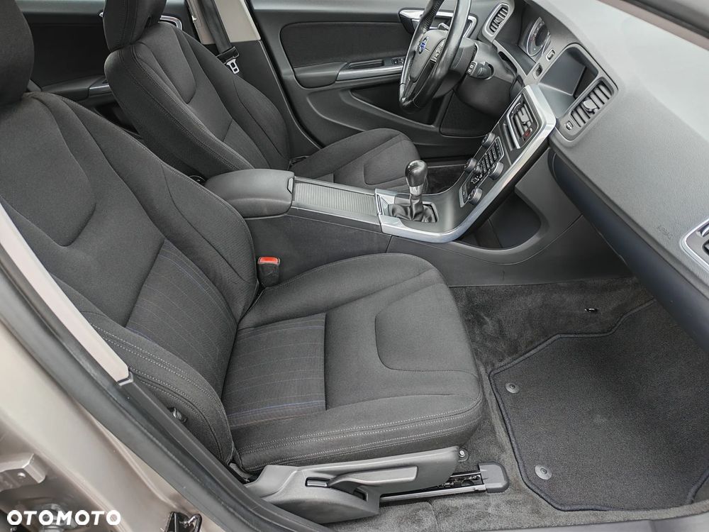 Volvo V60 DRIVe Kinetic - 31