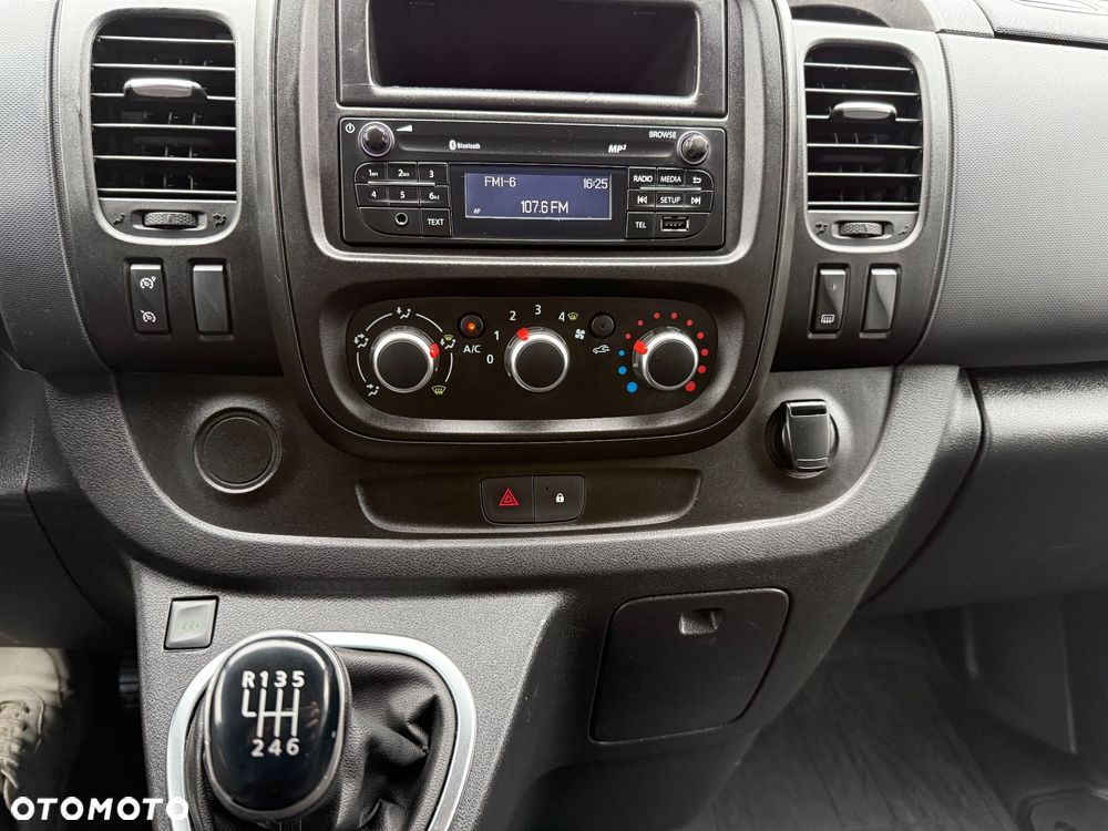 Renault Trafic - 15