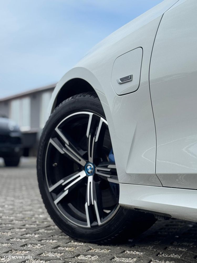 BMW 330 e xDrive Aut. M Sport - 12