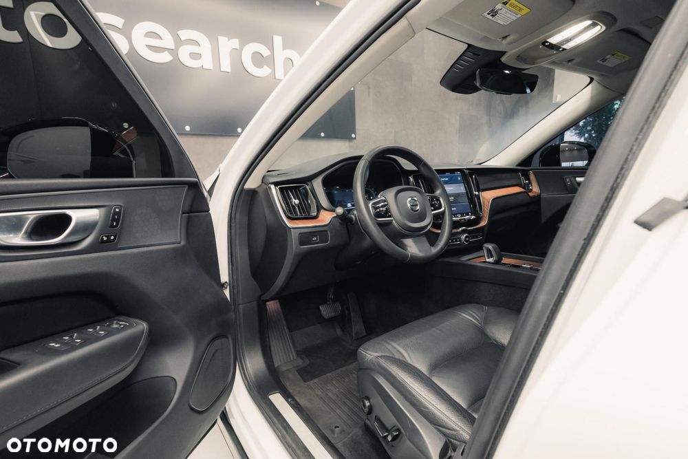 Volvo XC 60 B5 B AWD Plus Dark - 10