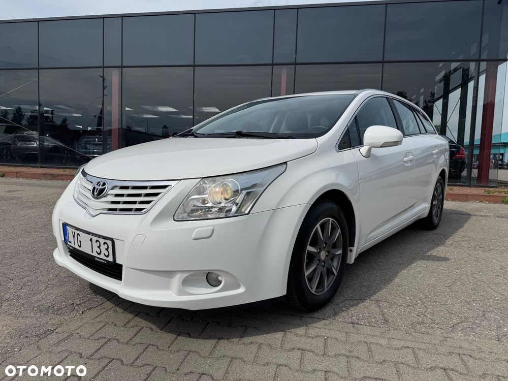Toyota Avensis 1.8 Luna - 1