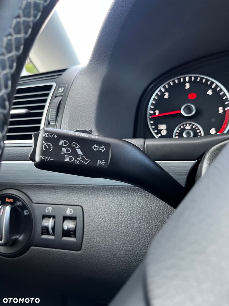 Volkswagen Touran 1.6 TDI DPF BlueMotion Technology Cup - 25