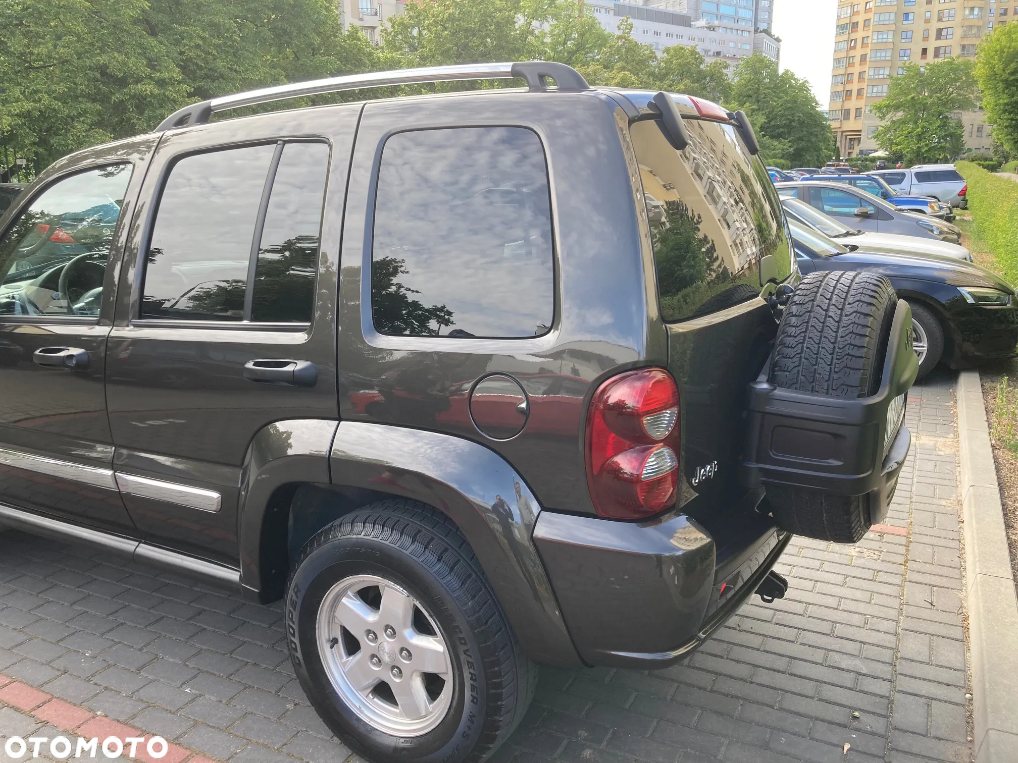 Jeep Cherokee 3.7L Limited - 4