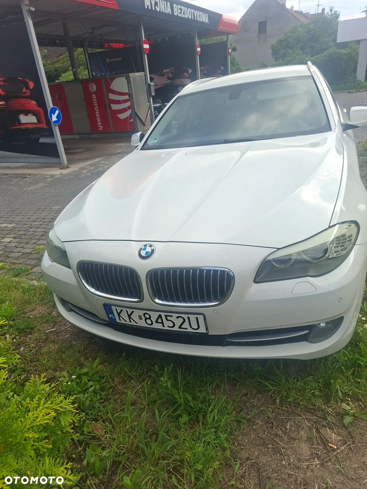 BMW Seria 5 525d xDrive - 23