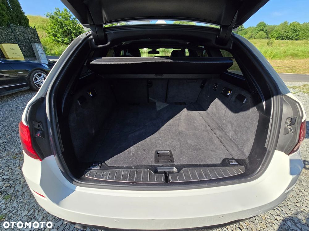 BMW Seria 5 528i xDrive Sport-Aut Modern Line - 16
