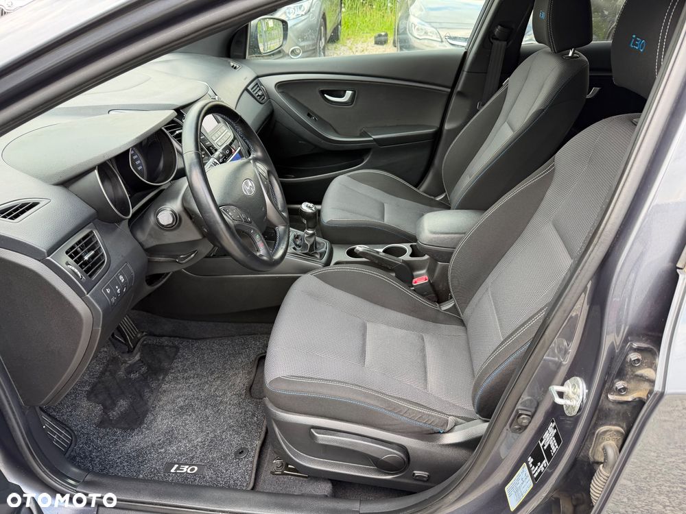 Hyundai i30 blue 1.6 GDI Trend - 28