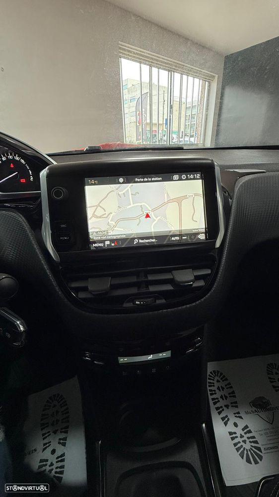 Peugeot 2008 PureTech 130 Allure - 17