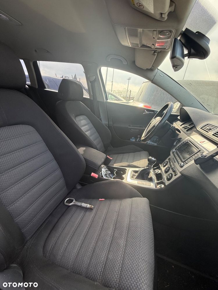 Volkswagen Passat 2.0 TDI DPF Highline - 5