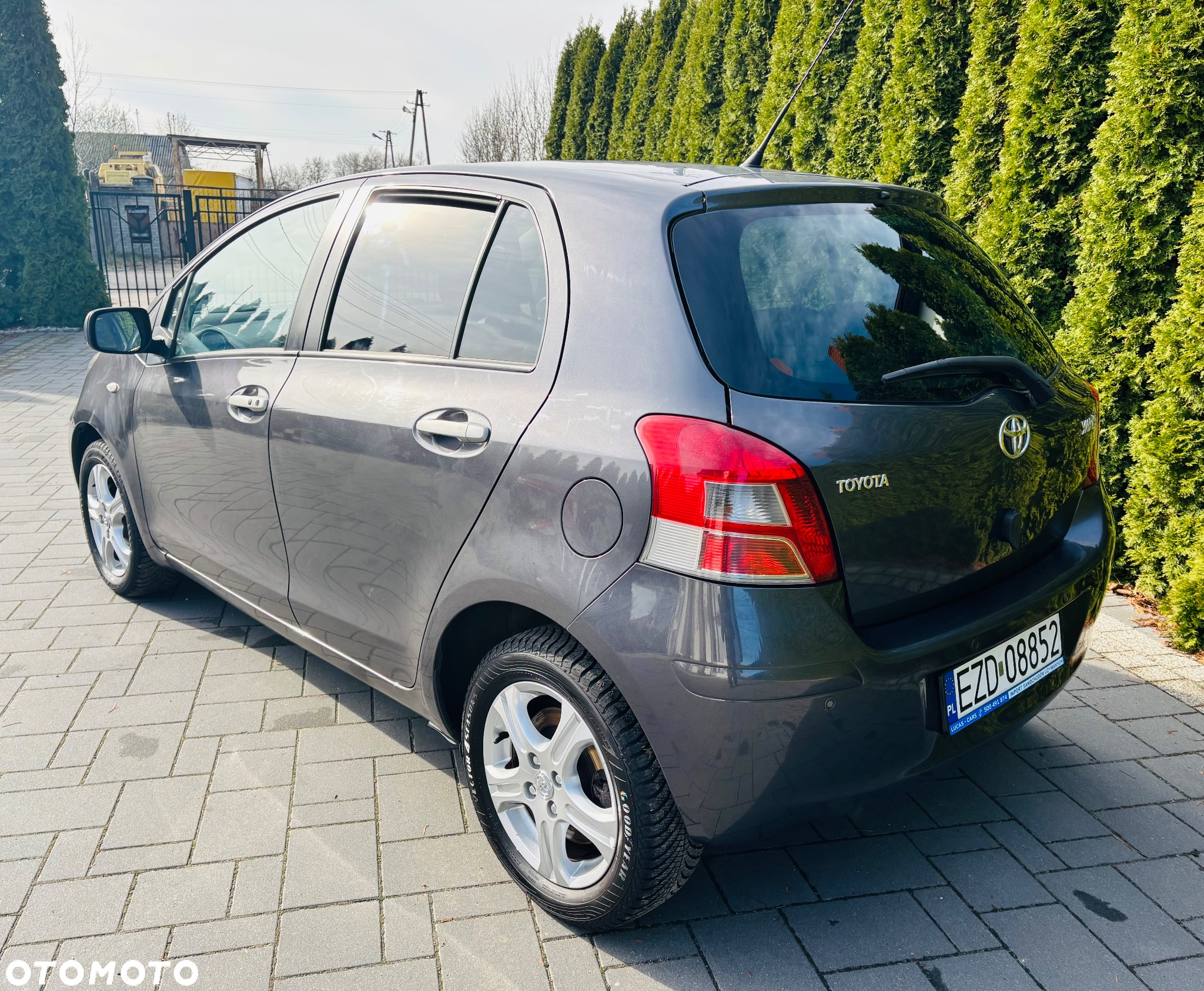 Toyota Yaris 1.33 VVT-i Executive - 11