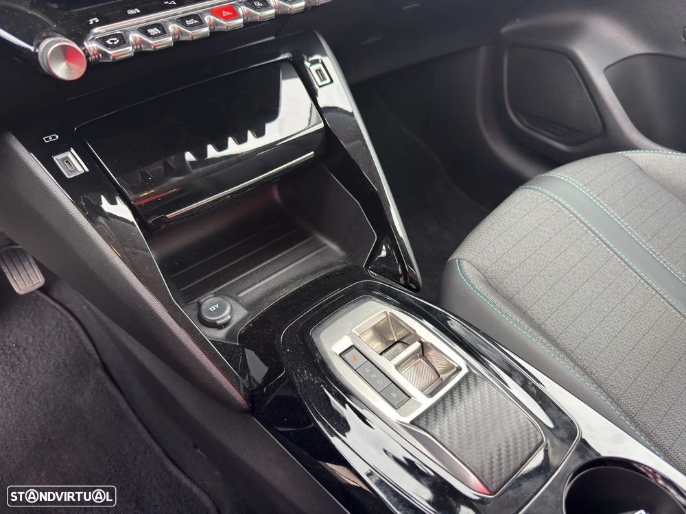 Peugeot e-208 Allure - 12