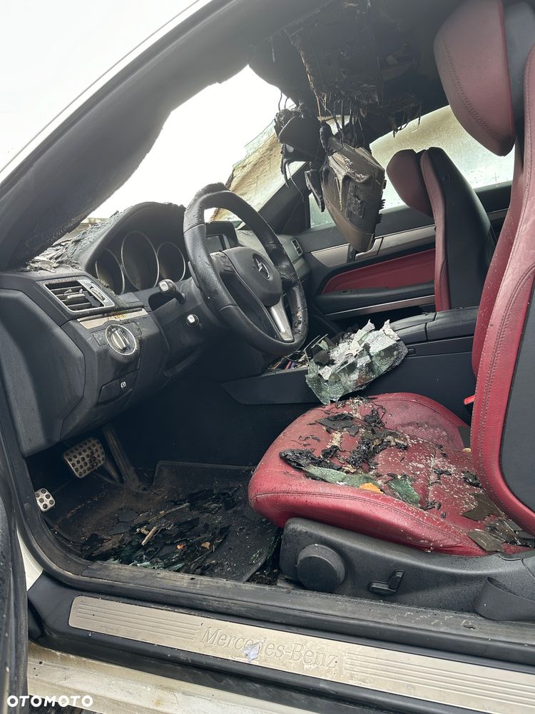 Mercedes E250 coupe 2014r karoseria dokumenty dowód zarejestrowana w PL c 207 drzwi klapa błotnik szyba - 2