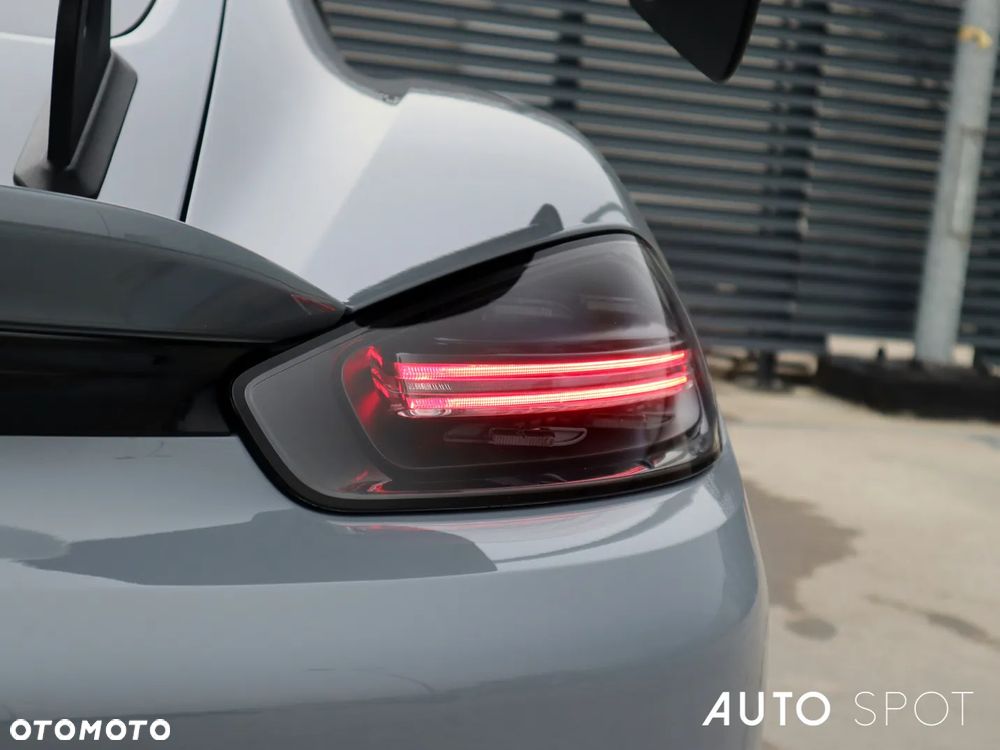 Porsche 718 Cayman GT4 RS - 11