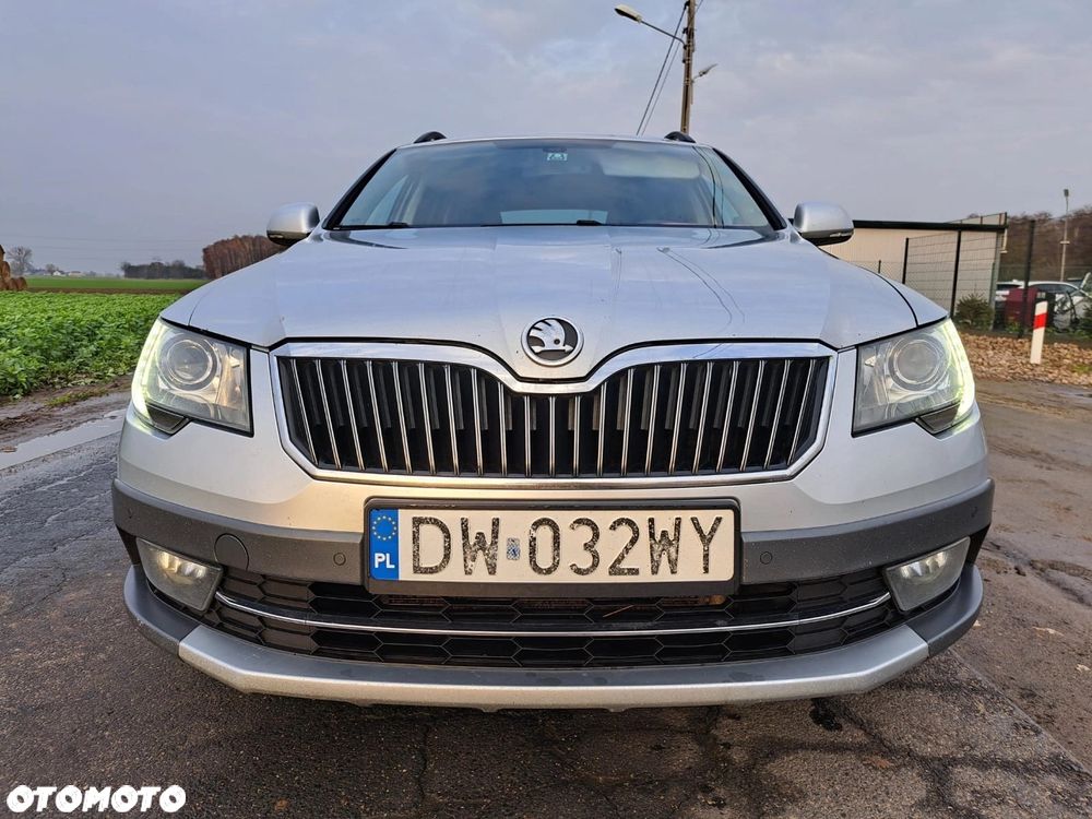 Skoda Superb 2.0 TDI Platinum Outdoor - 4