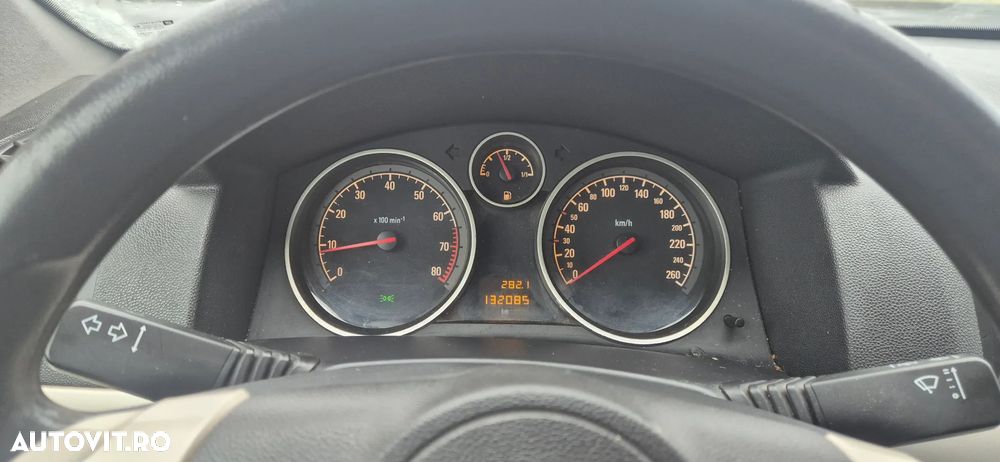 Opel Astra 1.6 Essentia - 5