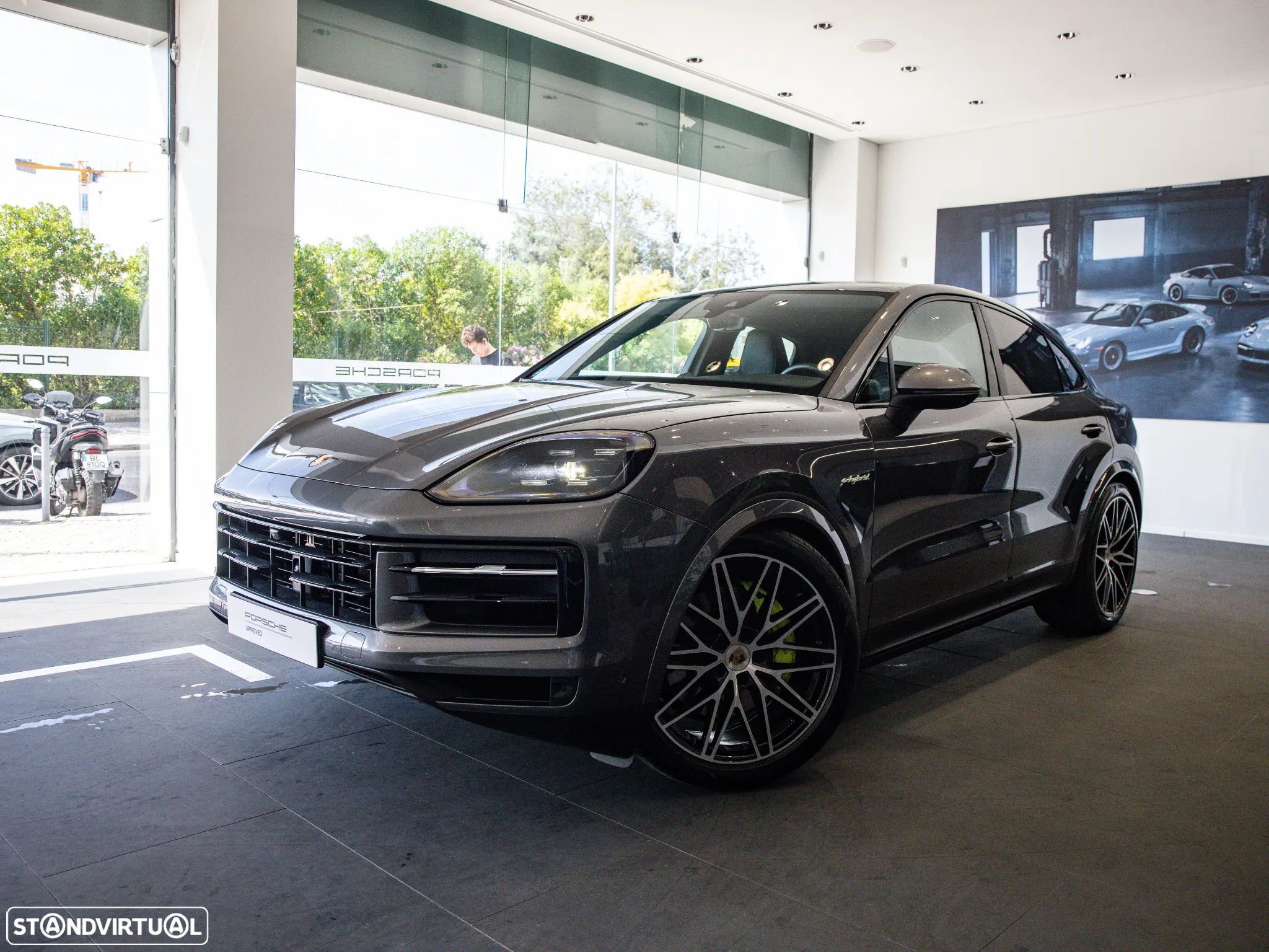Porsche Cayenne Coupé E-Hybrid - 1