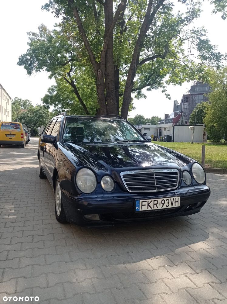 Mercedes-Benz Klasa E 320 T CDI Elegance - 1