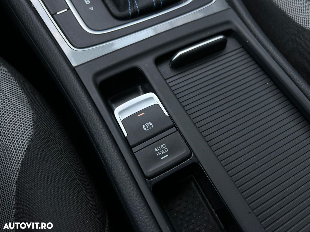 Volkswagen Golf - 15