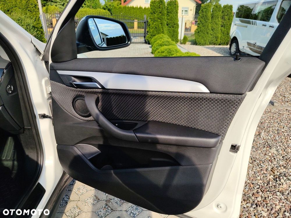 BMW X1 sDrive18i - 23