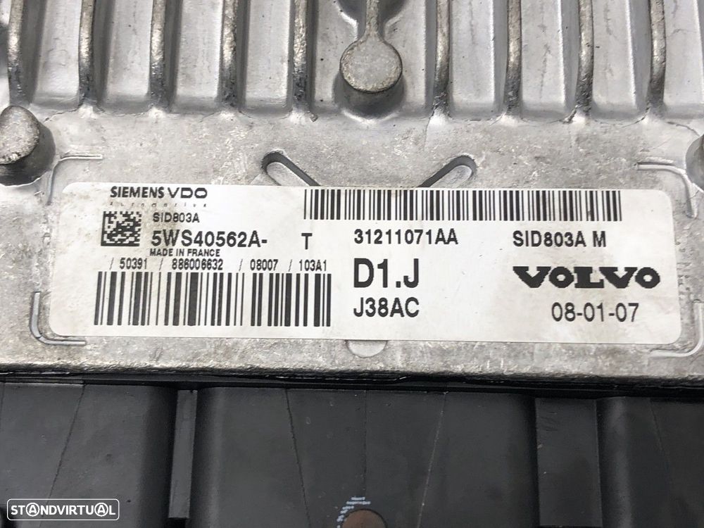 Centralina do motor ECU Usado VOLVO C30 2.0 D | 10.06 - 12.12 REF. 31211071AA MO... - 4