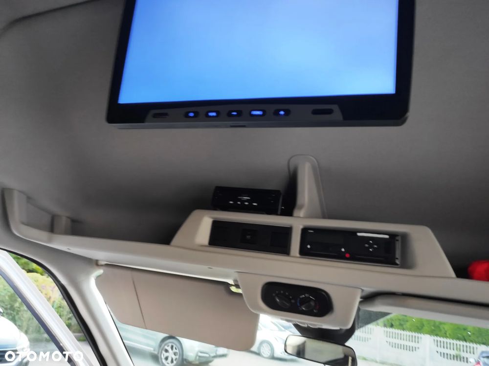 Ford Transit Autobus 18 osób 2.2 TDCI 155 KM 2017 r - 31