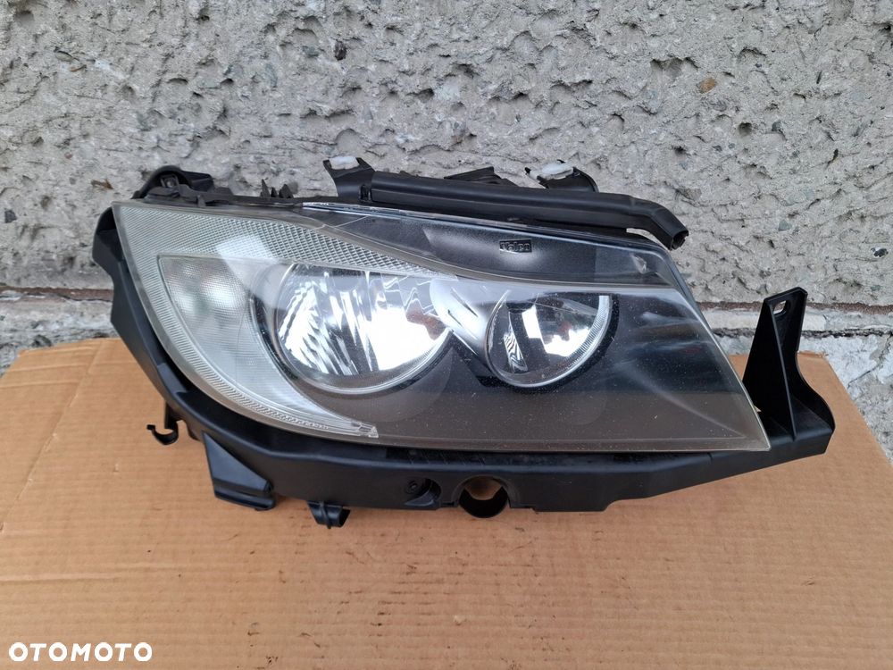 LAMPA PRZEDNIA PRAWA BMW E90 E91 05/08r - 2