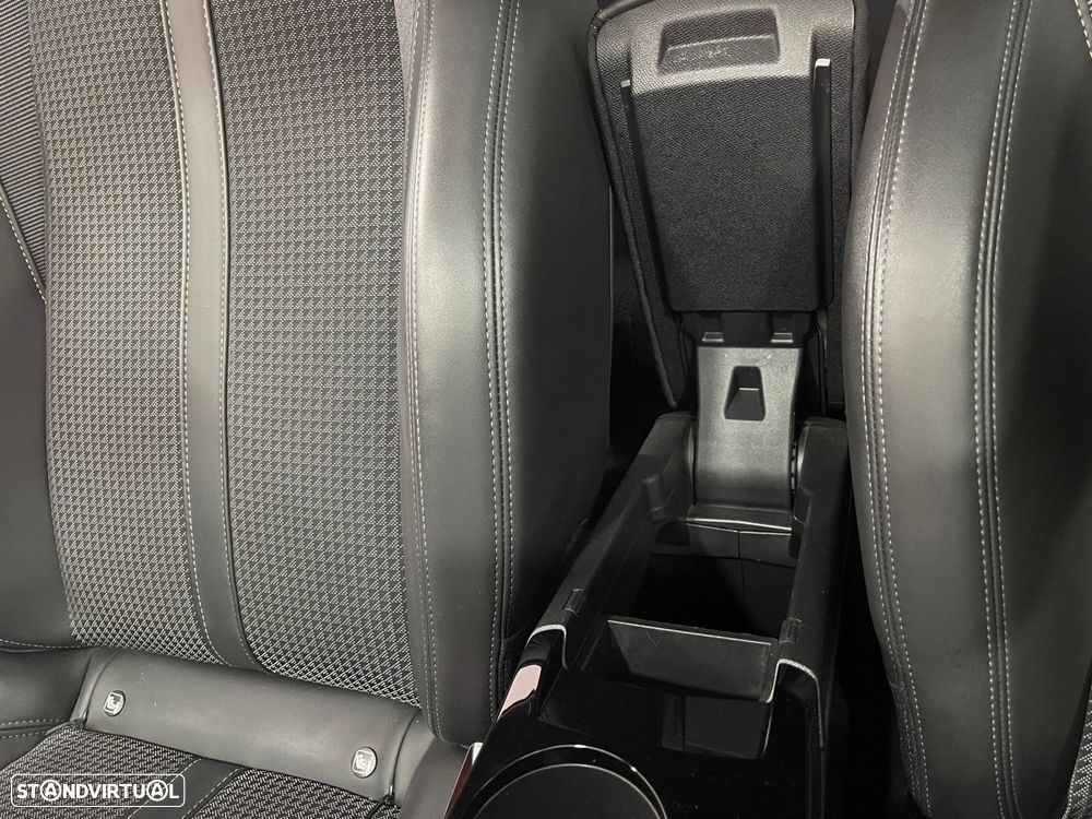 Peugeot 2008 1.2 PureTech GT - 53