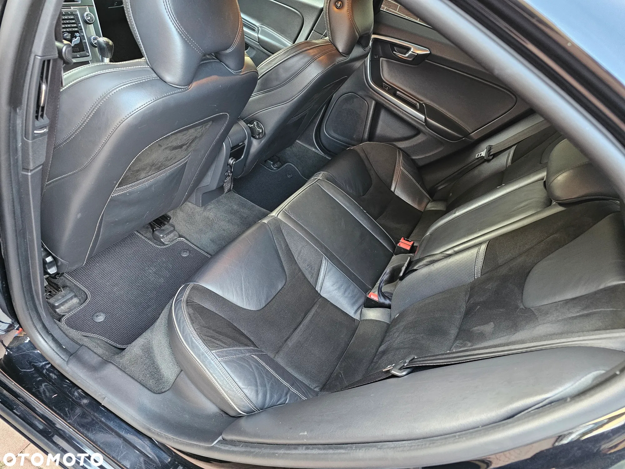 Volvo S60 T3 R-Design Summum - 26