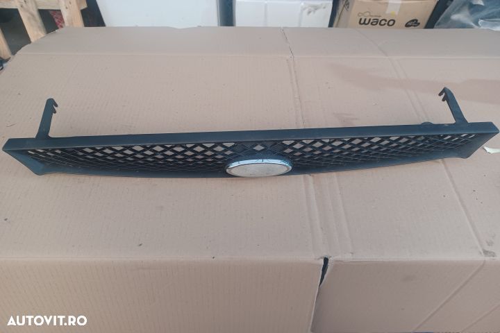 Grila radiator 98AB8200CH Ford Focus 1 [1998 - 2004] wagon 5-usi 1.8 - 1