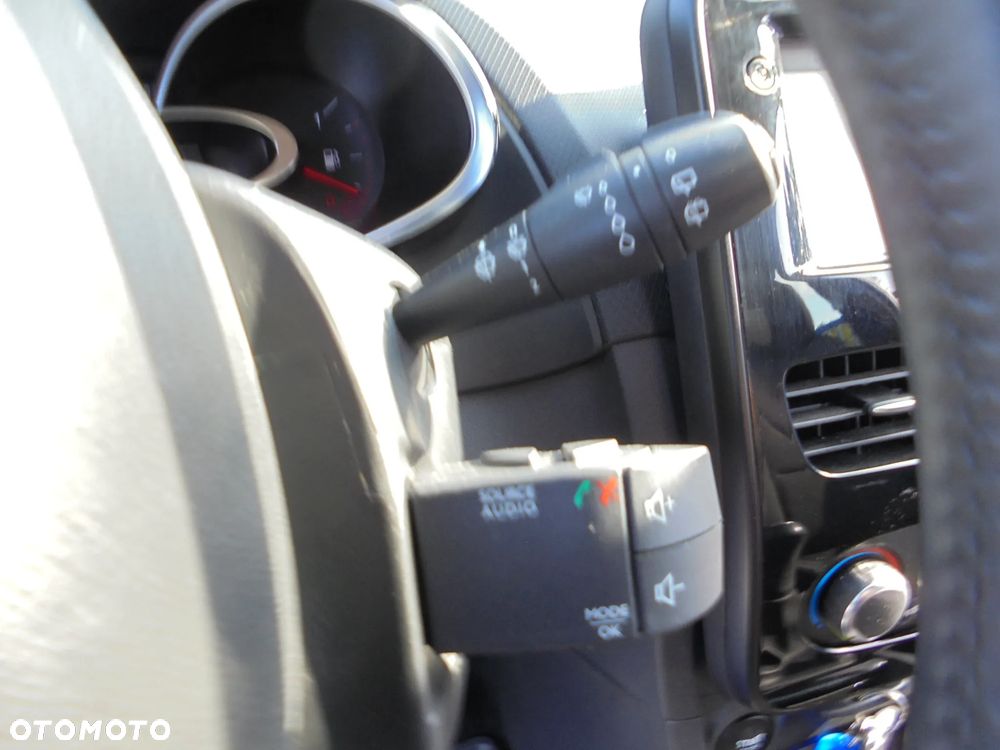 Renault Clio - 25