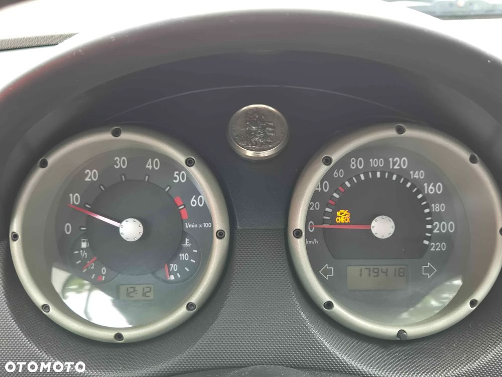 Volkswagen Polo 1.4 Comfortline - 6