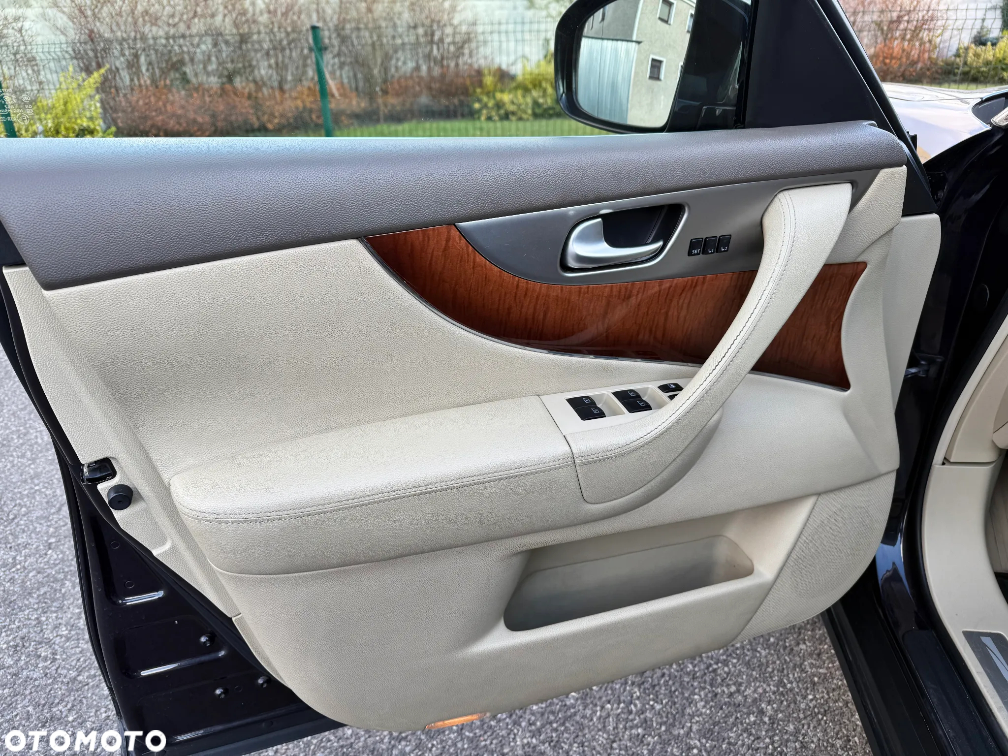 Infiniti Q70 3.7 S Premium - 8