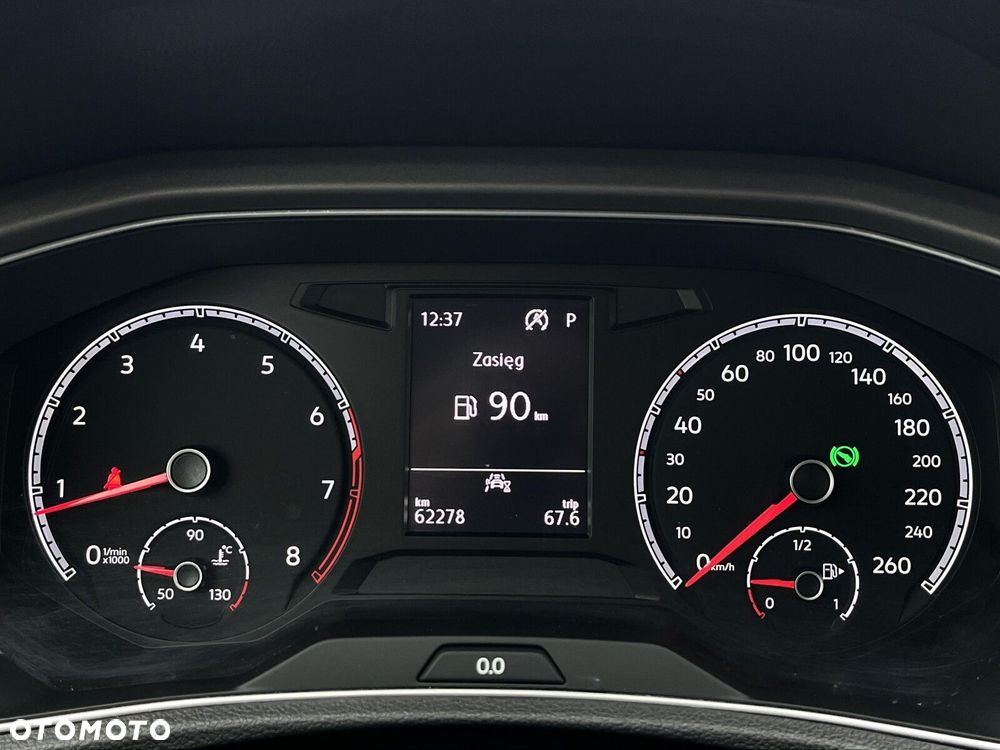 Volkswagen T-Roc - 13