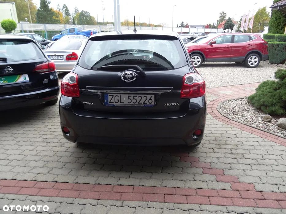 Toyota Auris 1.33 VVT-i Active - 4