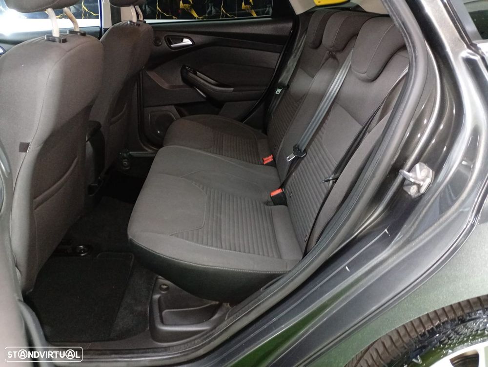 Ford Focus 1.0 SCTi ST-Line - 28