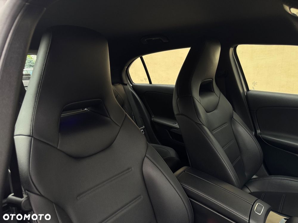Mercedes-Benz Klasa A 180 d Style 7G-DCT - 37