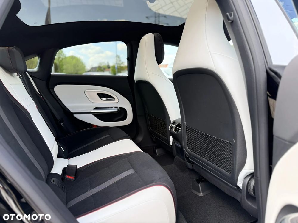 Mercedes-Benz CLA - 31