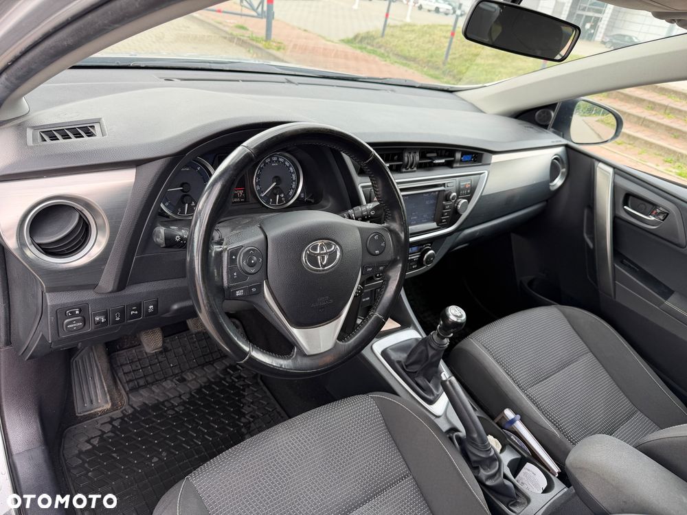 Toyota Auris 2.0 D-4D Premium Comfort - 23