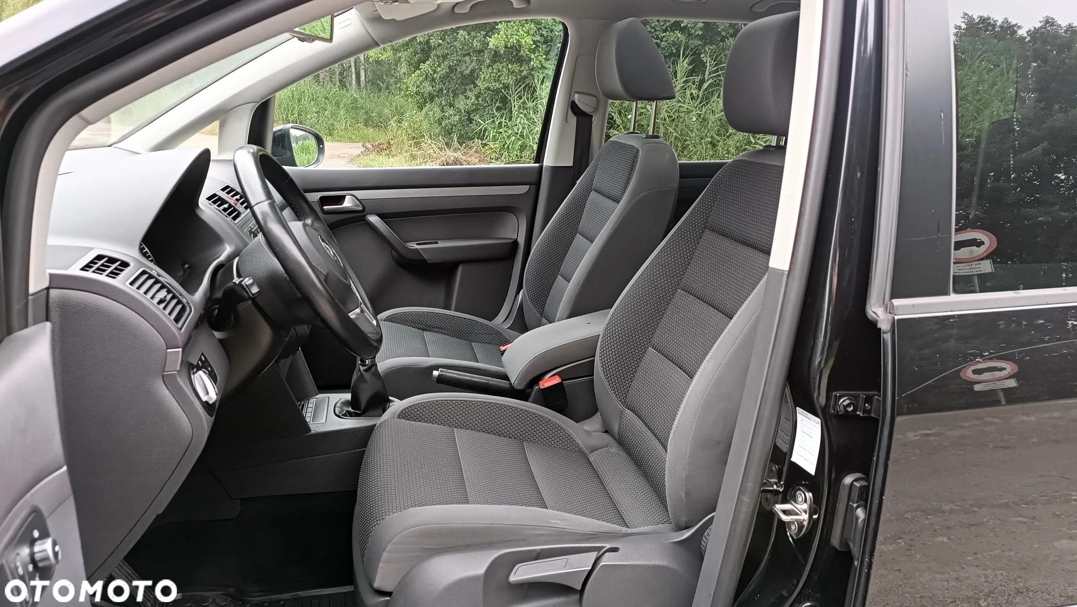 Volkswagen Touran - 13