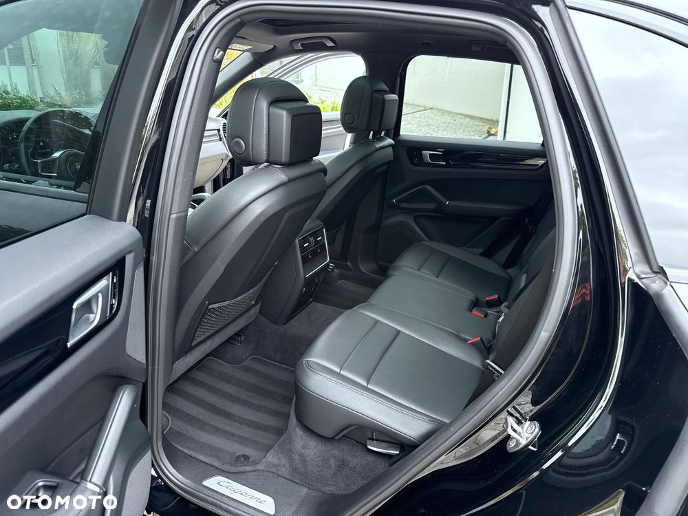 Porsche Cayenne - 23