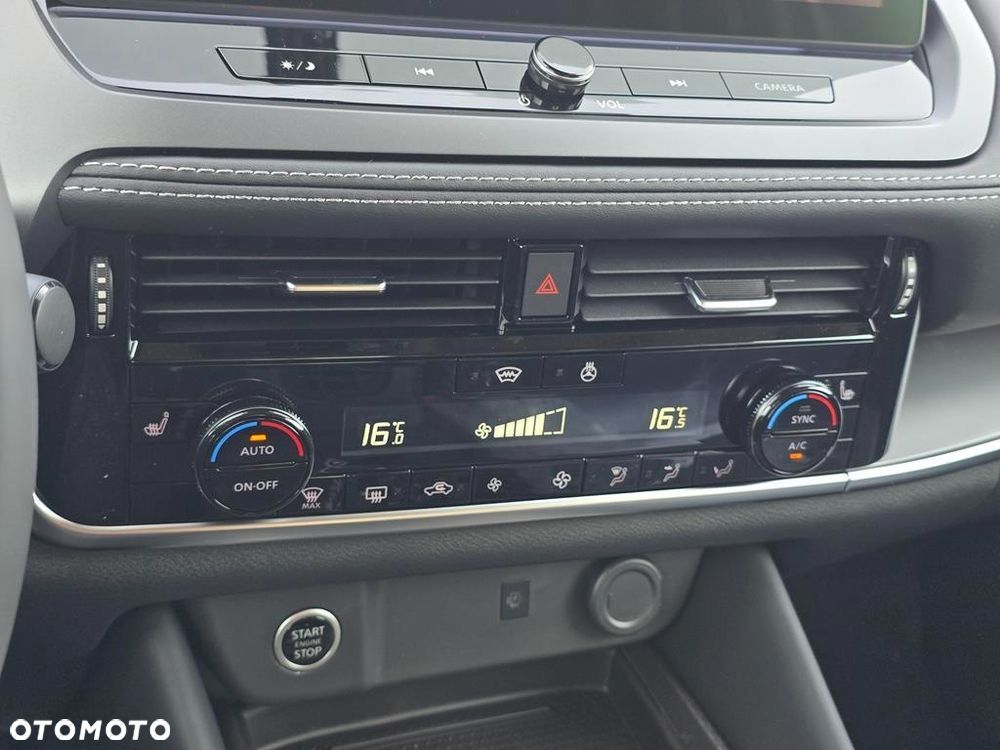 Nissan Qashqai 1.3 DIG-T mHEV N-Connecta Xtronic - 13