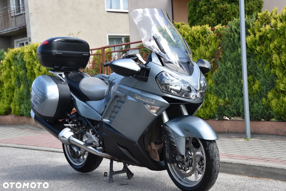 Kawasaki GTR - 5