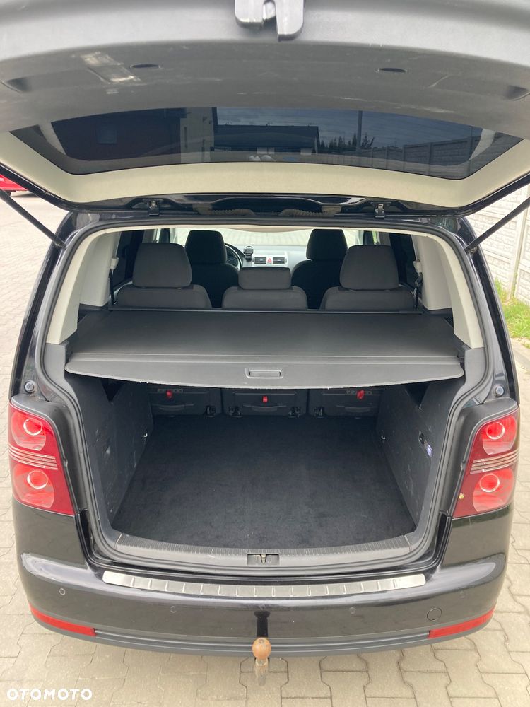 Volkswagen Touran 2.0 TDI DSG Highline - 10