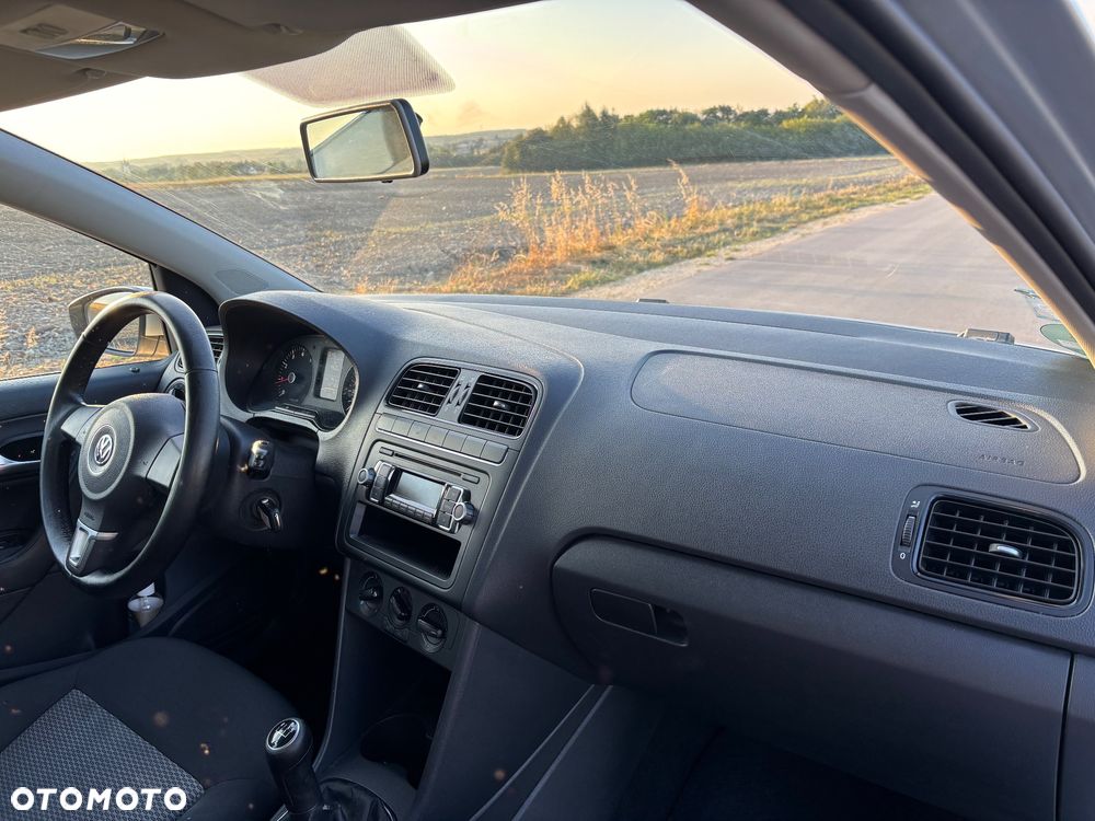 Volkswagen Polo 1.4 16V Trendline - 11