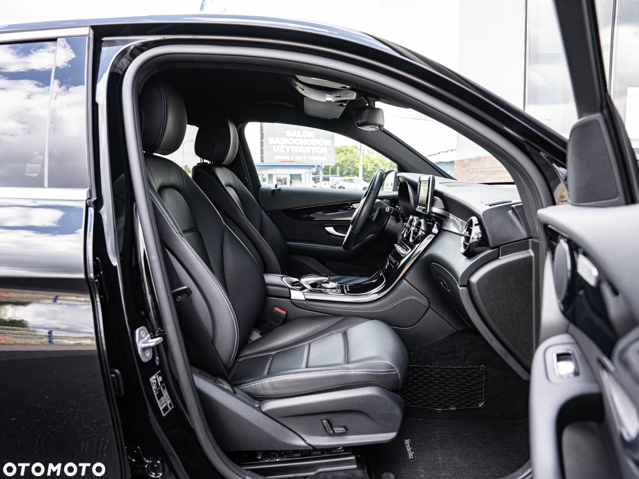 Mercedes-Benz GLC 300 Coupe 4Matic 9G-TRONIC Exclusive - 26