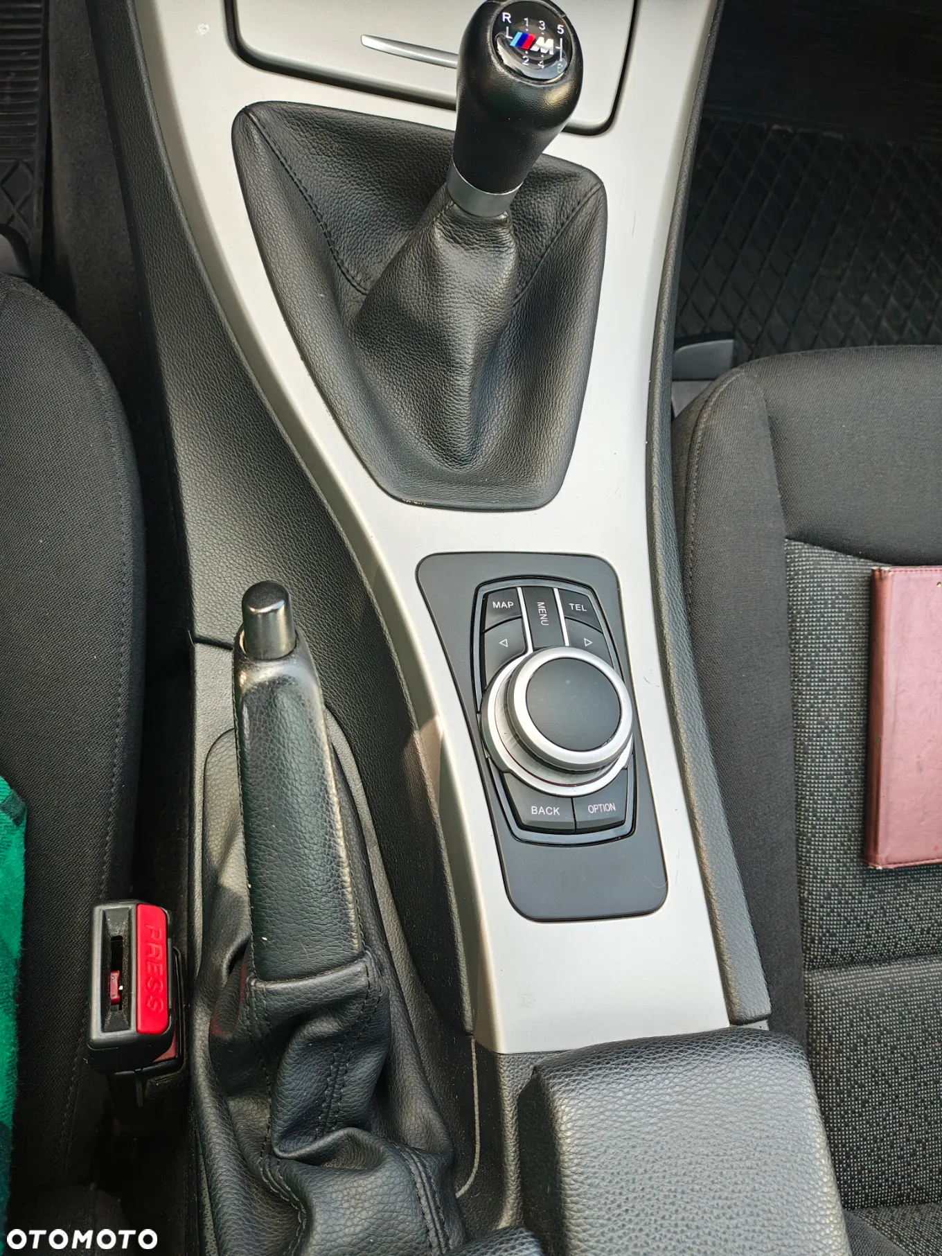 BMW Seria 3 320i Touring - 12