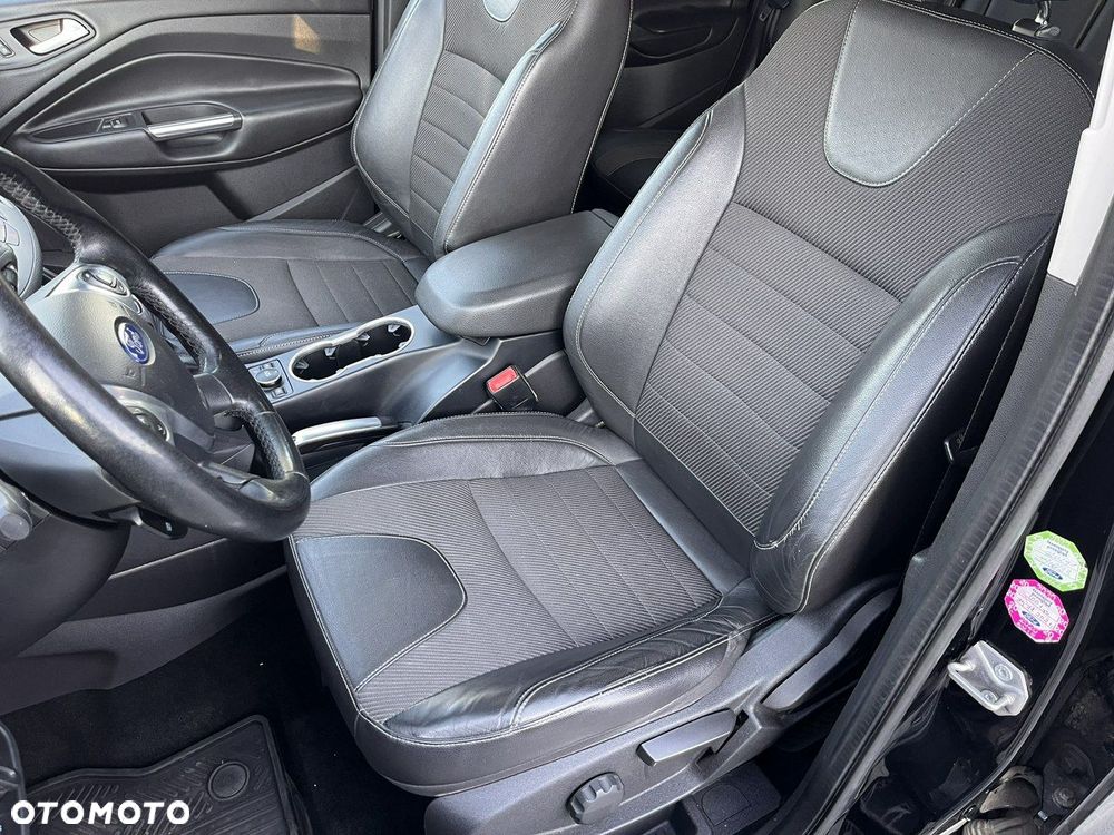 Ford Kuga - 10
